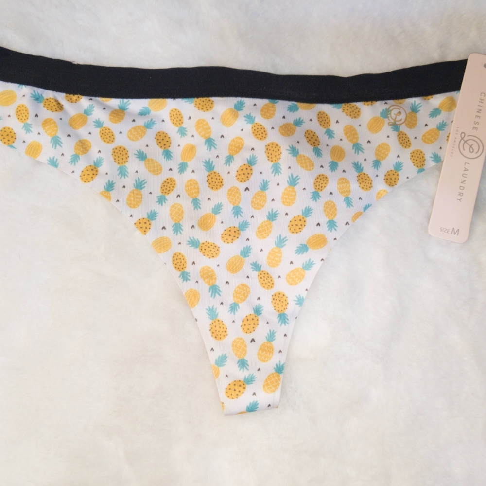 Chinese Laundry NWT size medium panties